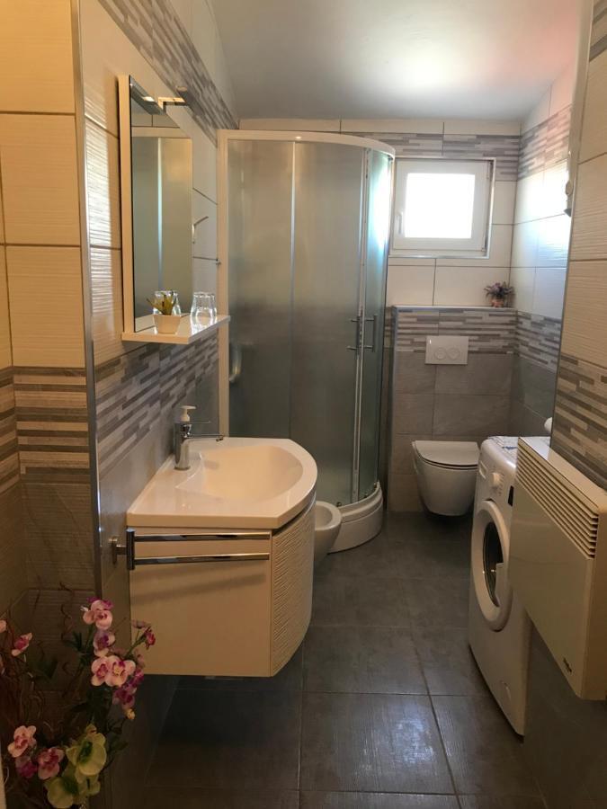 Apartment Santa Marina Primošten Eksteriør billede